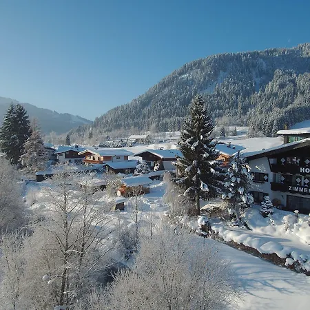 Garni Zimmermann فندق 3*